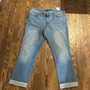 Levi’s bold Curve Silhoutte